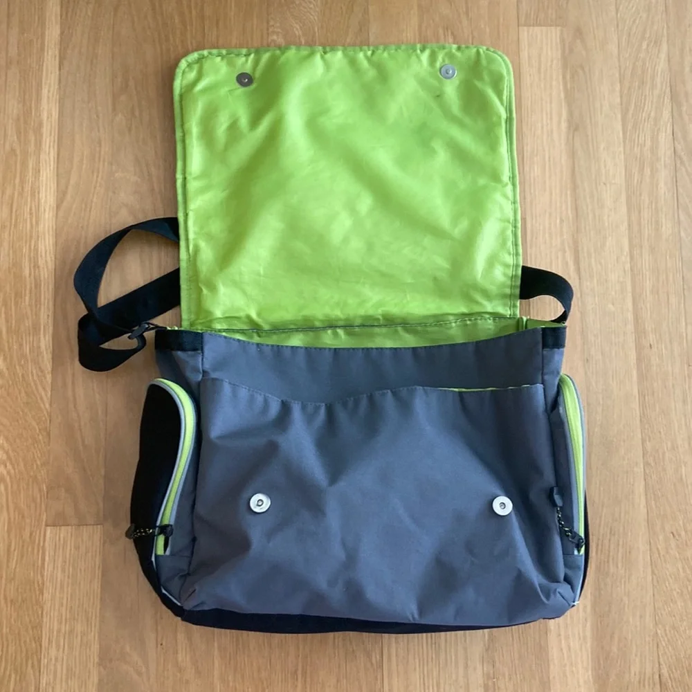 Eddie Bauer Adjustable Strap/ Many Compartments Baby Bag